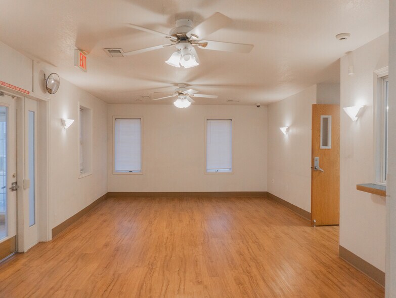 1604 2nd Ave, Council Bluffs, IA à vendre - Photo intérieure - Image 3 de 30