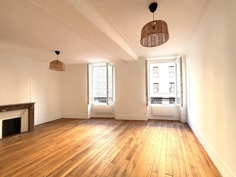 148 Rue Montmartre, Paris for lease - Building Photo - Image 2 of 5