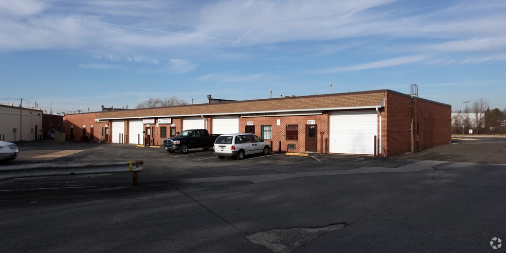 8801-8825 Walker Mill Rd, Capitol Heights, MD à louer - Photo principale - Image 1 de 2