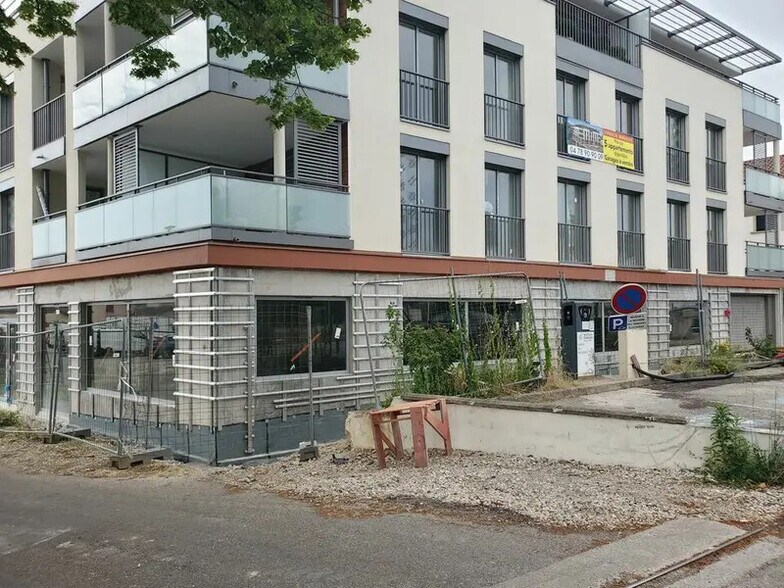 13 Rue De L'Egalite, Genas for lease - Building Photo - Image 2 of 5
