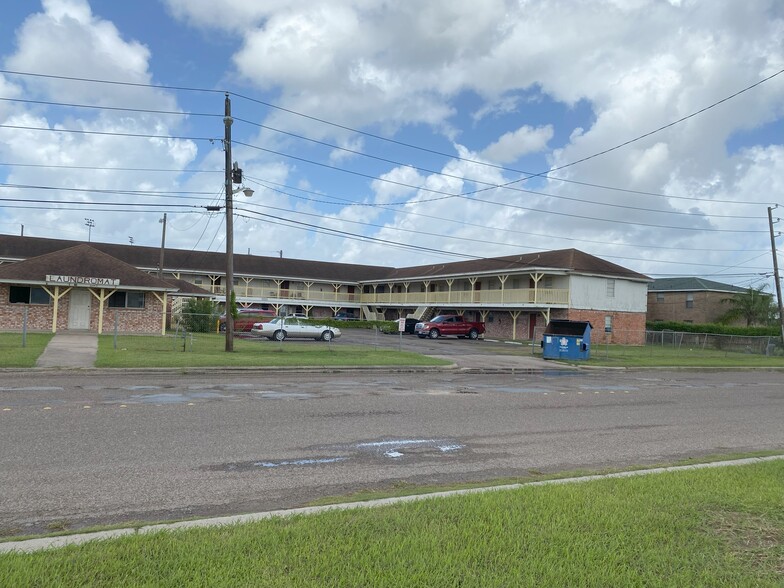 2095 La Palma St, San Benito, TX for sale - Building Photo - Image 3 of 15