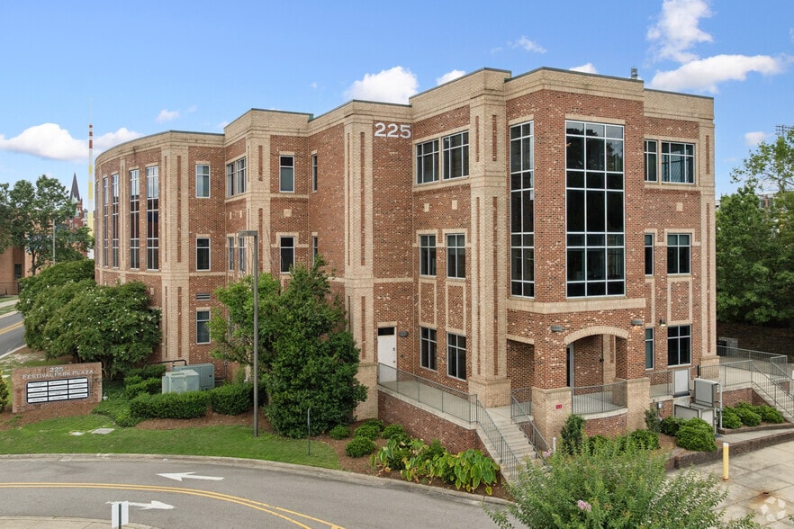 225 Ray Ave, Fayetteville, NC for lease - Building Photo - Image 1 of 18
