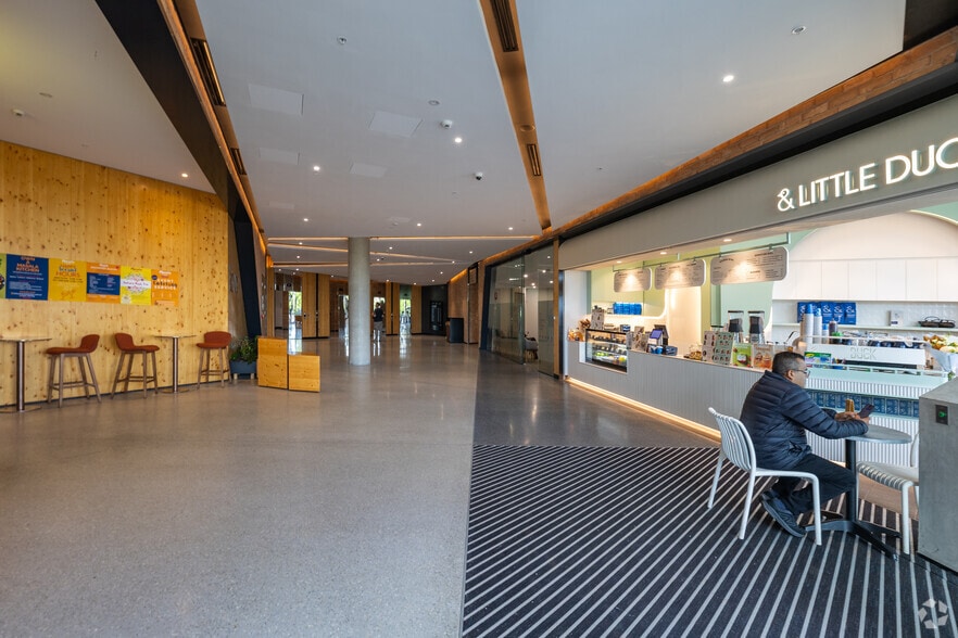 8 Elizabeth Macarthur Dr, Bella Vista for sale - Lobby - Image 3 of 9