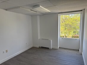 900 S Washington St, Falls Church, VA for lease Interior Photo- Image 2 of 8