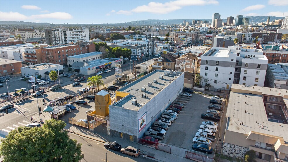 741 Bonnie Brae St, Los Angeles, CA à vendre - Photo principale - Image 1 de 1