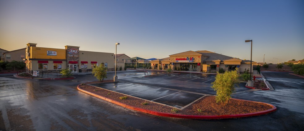 2385 W Deer Springs Way, North Las Vegas, NV à vendre - Photo du bâtiment - Image 2 de 8