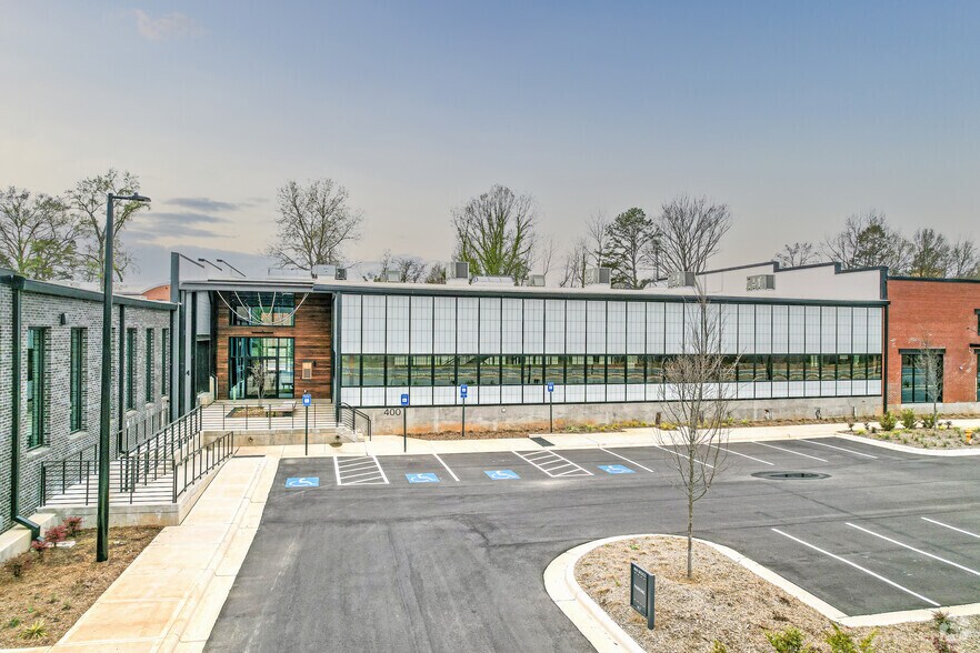 800 Gesco St, Charlotte, NC à louer - Photo du bâtiment - Image 3 de 4