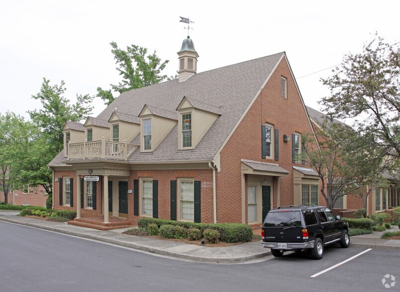 4721 Chamblee Dunwoody Rd, Dunwoody, GA à louer - Photo du bâtiment - Image 3 de 4