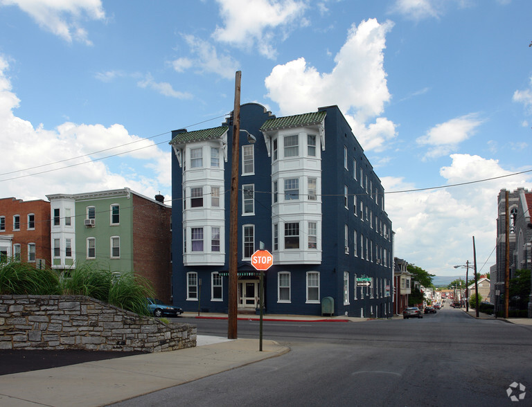 300-302 N Potomac St, Hagerstown, MD à vendre - Photo principale - Image 1 de 1