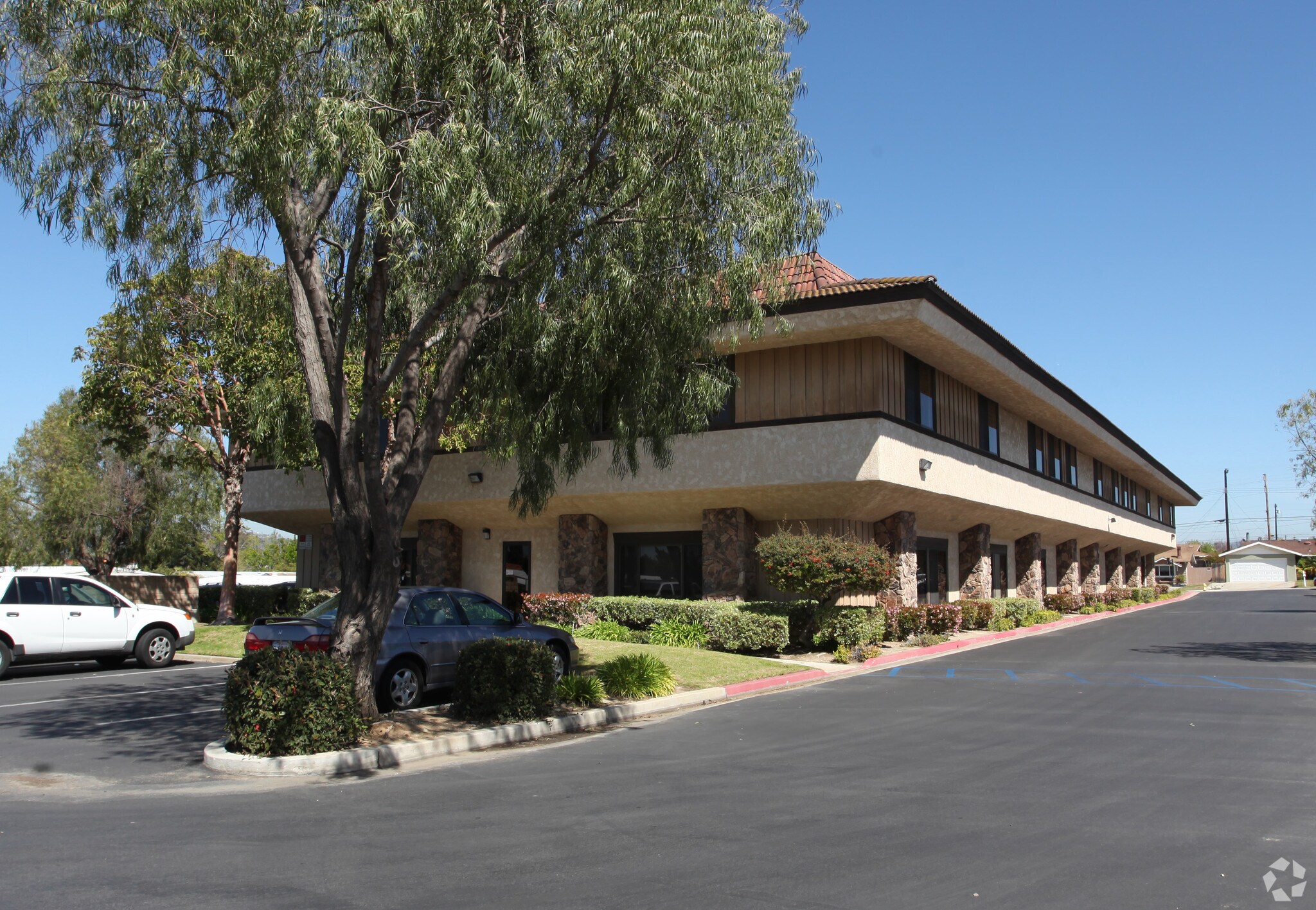 155 Granada St, Camarillo, CA for lease Primary Photo- Image 1 of 6
