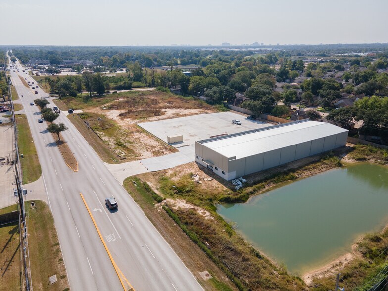 18545 Clay Rd, Houston, TX à louer - Photo du bâtiment - Image 3 de 8