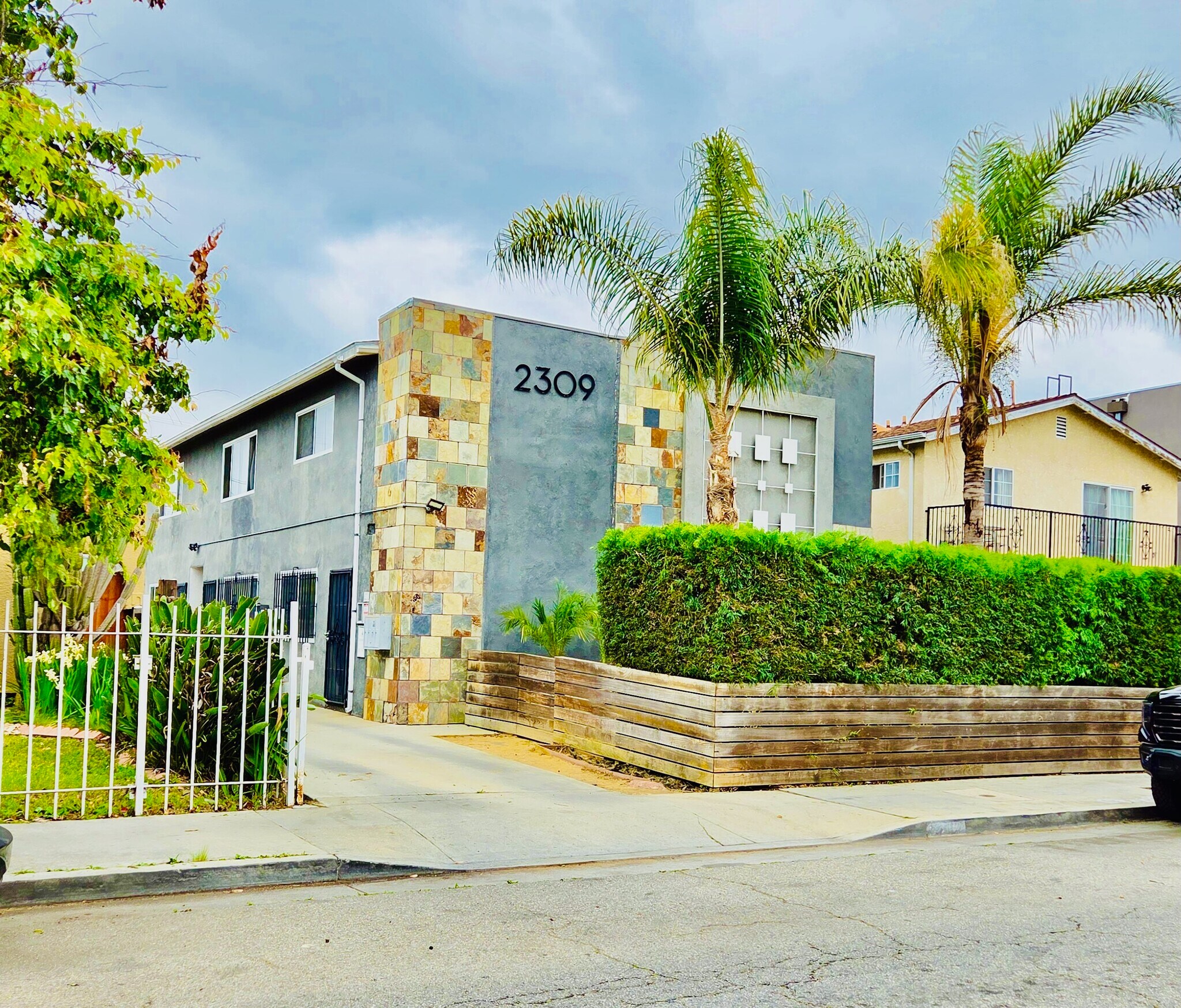 2309 Hauser Blvd, Los Angeles, CA à vendre Photo du bâtiment- Image 1 de 1