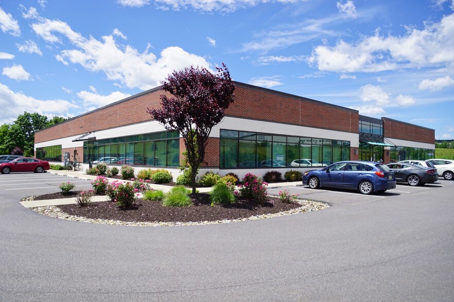 150 Enterprise Way, Pittston Township, PA à louer - Photo du bâtiment - Image 3 de 6