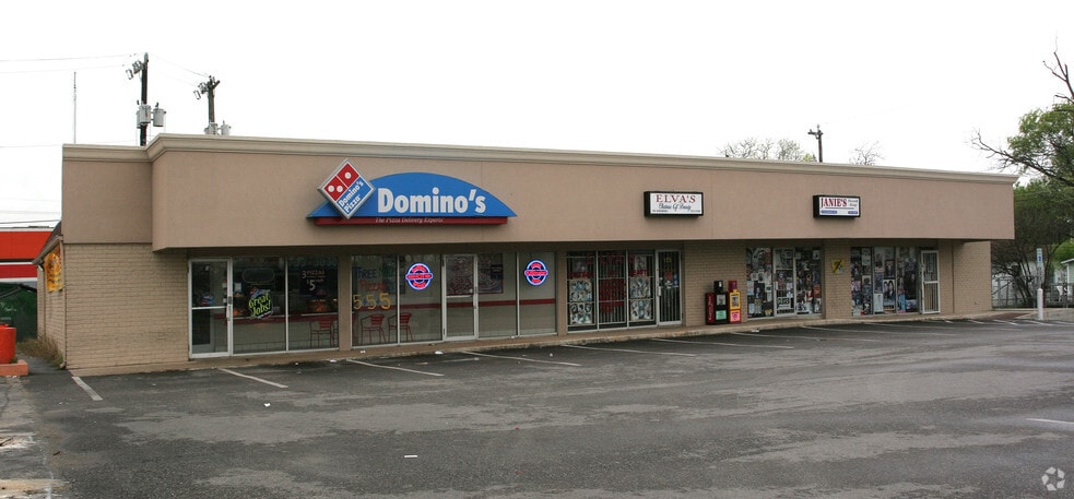 129-137 Bandera Rd, San Antonio, TX for lease - Building Photo - Image 2 of 23