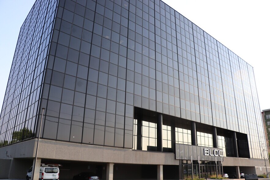 1550 American Blvd E, Bloomington, MN à louer - Photo du bâtiment - Image 1 de 4