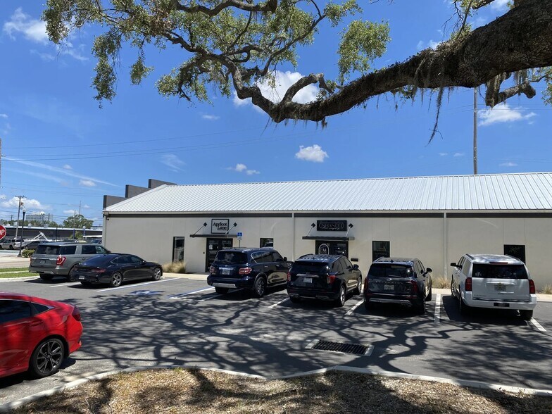 400 3rd St SW, Winter Haven, FL à louer - Photo du bâtiment - Image 3 de 5