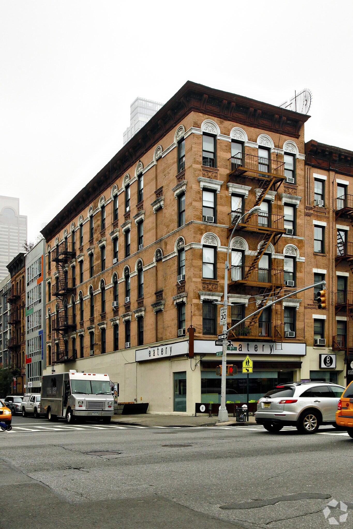 798 Ninth Ave, New York, NY à louer Photo du bâtiment- Image 1 de 4