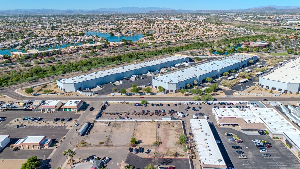 88th Ave and Thunderbird, Peoria, AZ à louer - Photo du bâtiment - Image 1 de 28
