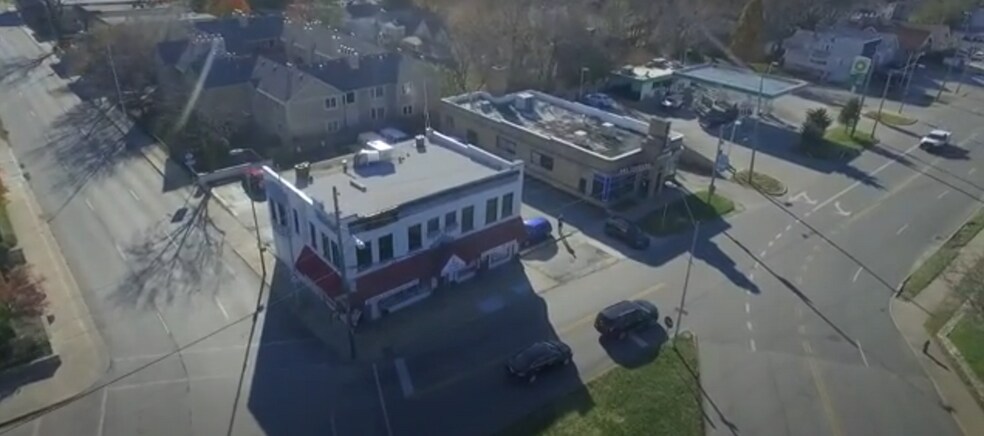 1001-1009 Westport Rd, Kansas City, MO à vendre - Photo du bâtiment - Image 3 de 4