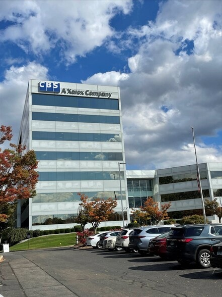 100 Great Meadow Rd, Wethersfield, CT for lease - Building Photo - Image 2 of 17