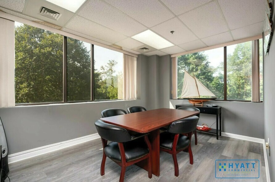 147 Old Solomons Island Rd, Annapolis, MD à vendre - Photo du bâtiment - Image 3 de 4