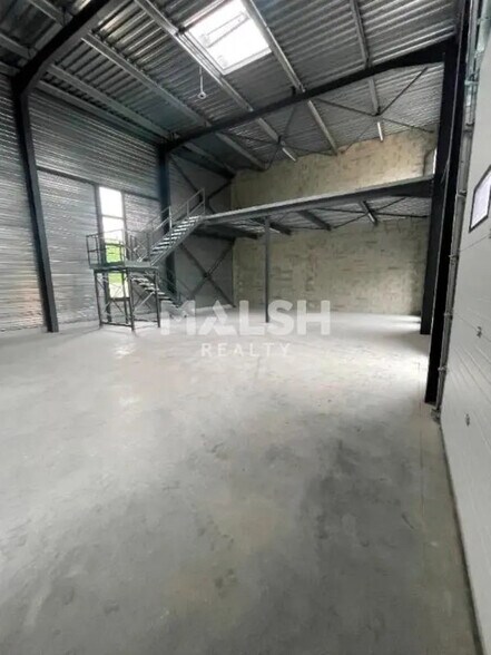 Flex dans Bourgoin-Jallieu à louer - Photo du bâtiment - Image 3 de 7