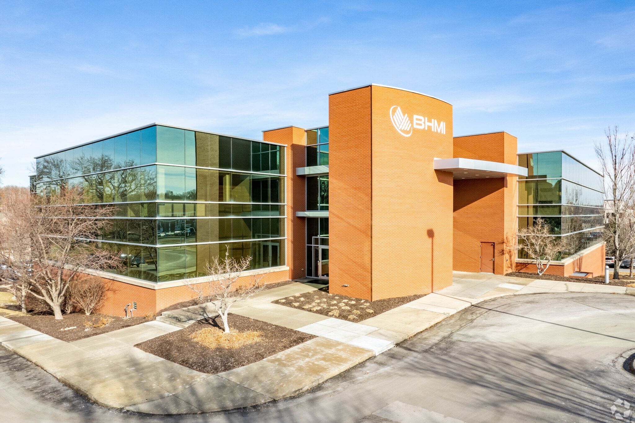 11602 W Center Rd, Omaha, NE for lease Building Photo- Image 1 of 5