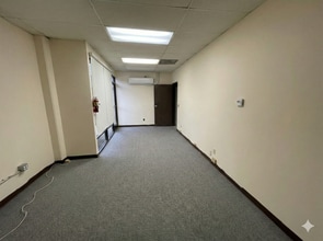 4057-4073 Calle Tesoro, Camarillo, CA for lease Interior Photo- Image 2 of 5