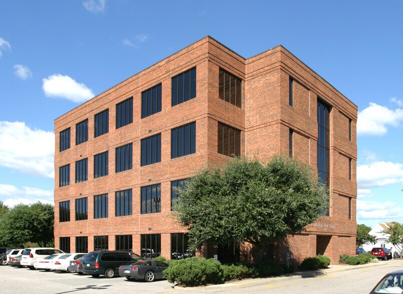 1101 First Colonial Rd, Virginia Beach, VA à louer - Photo du bâtiment - Image 2 de 7