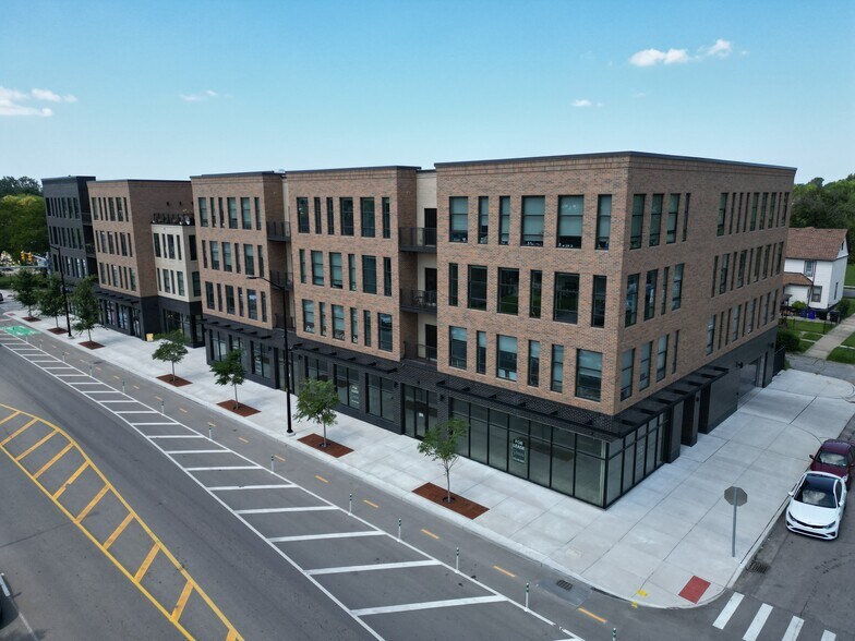 8001 Kercheval St, Detroit, MI à louer - Photo du bâtiment - Image 3 de 11