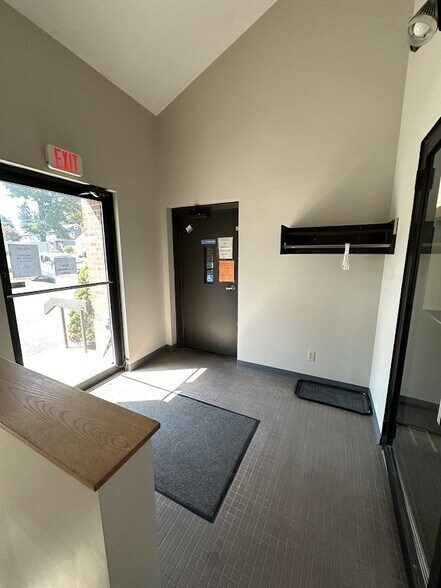 293 W North St, Geneva, NY à louer - Photo du bâtiment - Image 2 de 28
