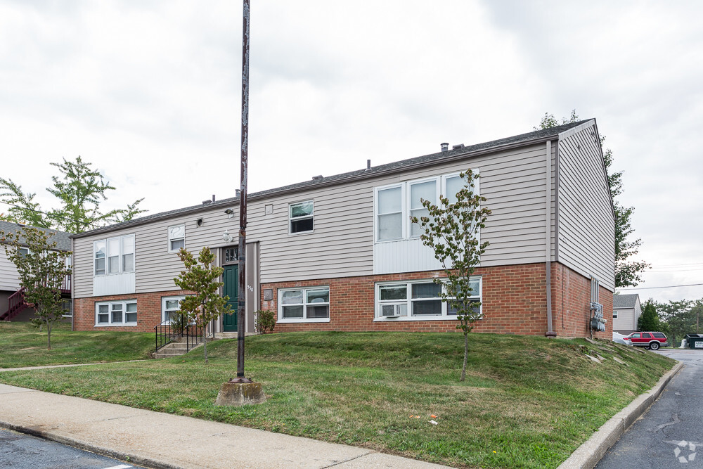 549 5th St SE, Barberton, OH for sale Primary Photo- Image 1 of 1