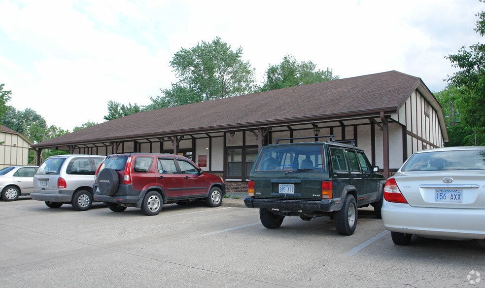 2619 W 6th St, Lawrence, KS for sale - Building Photo - Image 2 of 26