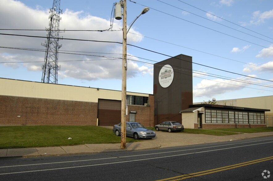 811 E Cayuga St, Philadelphia, PA à vendre - Photo du bâtiment - Image 3 de 16