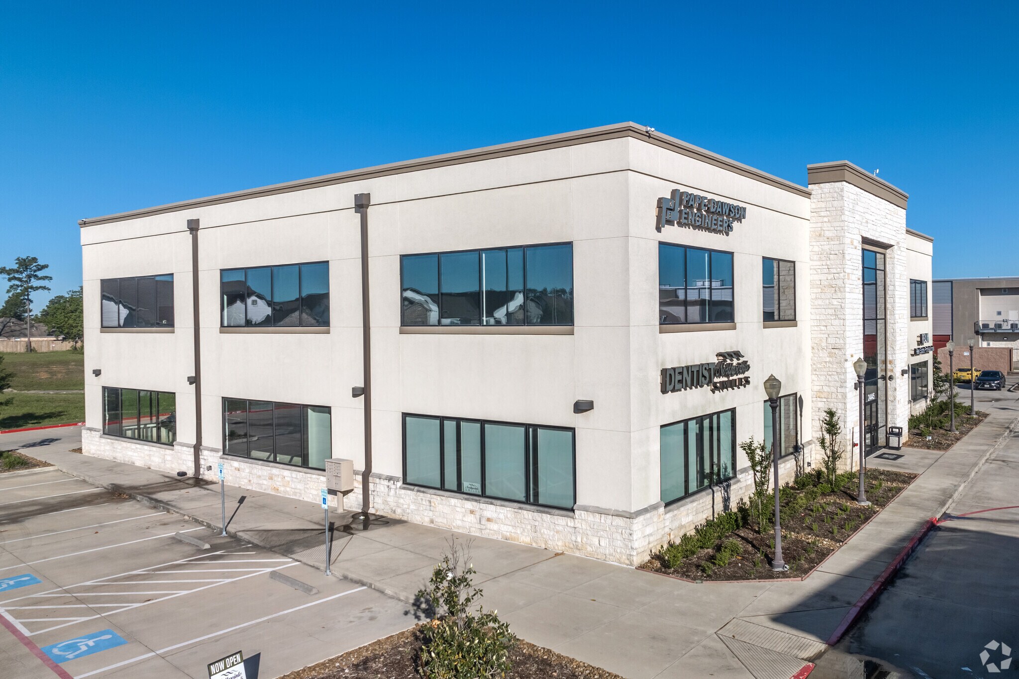 24445 Tomball Pkwy, Tomball, TX à louer Photo du bâtiment- Image 1 de 5