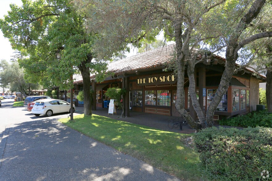 201 W Napa St, Sonoma, CA à louer - Photo du bâtiment - Image 3 de 4