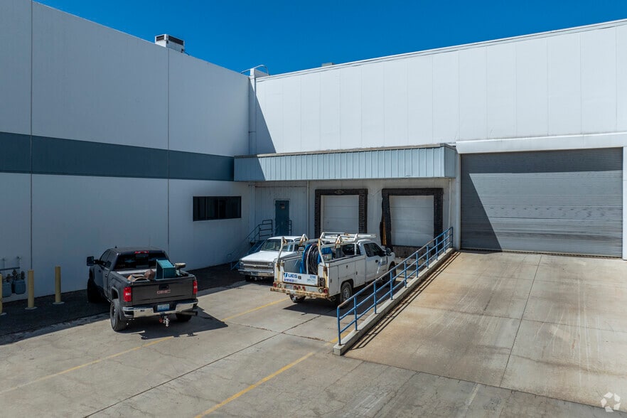 690 Overmyer Rd, Sparks, NV for sale - Building Photo - Image 1 of 12