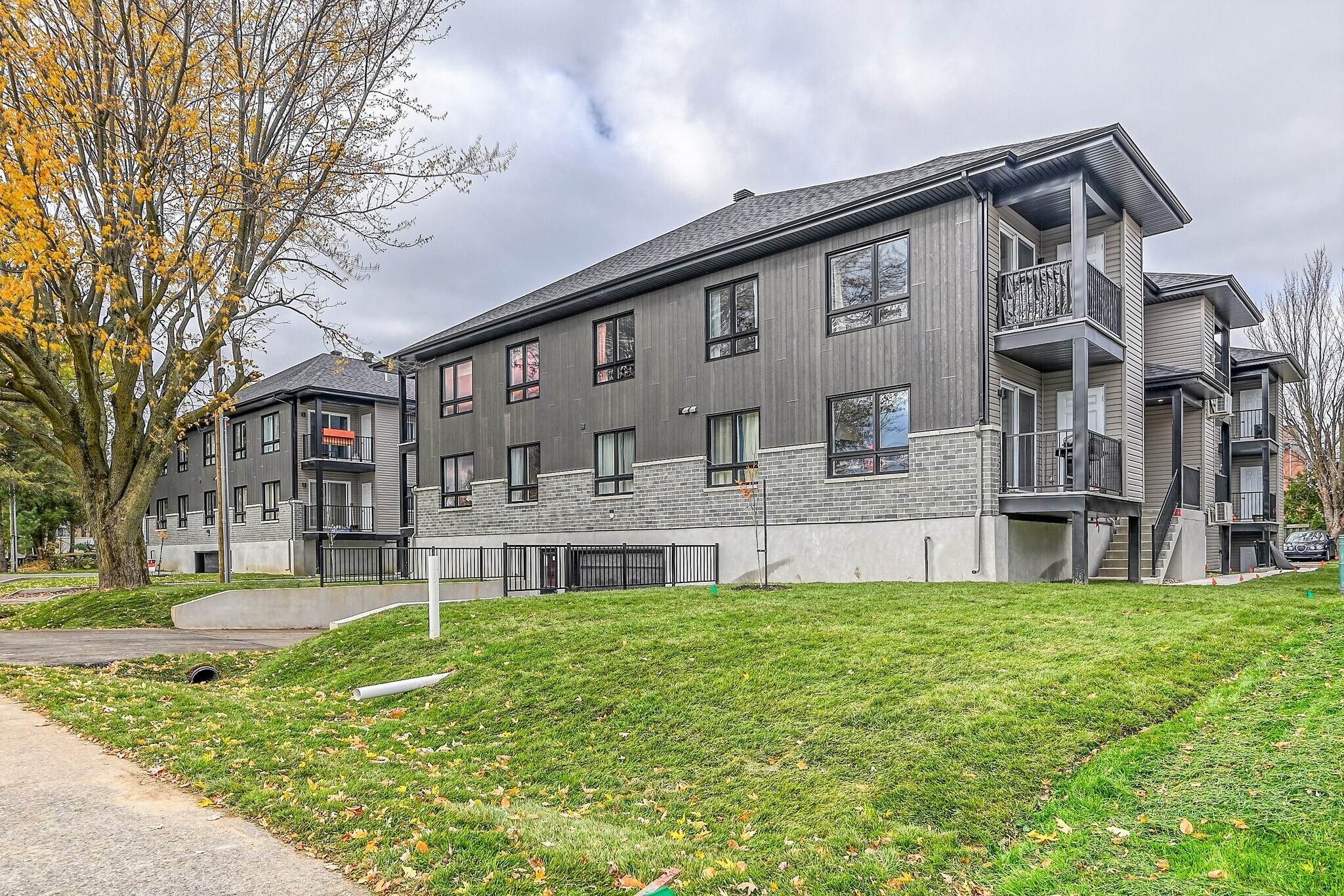 20 Rue Saint-Isidore, Saint-charles-borromee, QC à vendre Photo du bâtiment- Image 1 de 2
