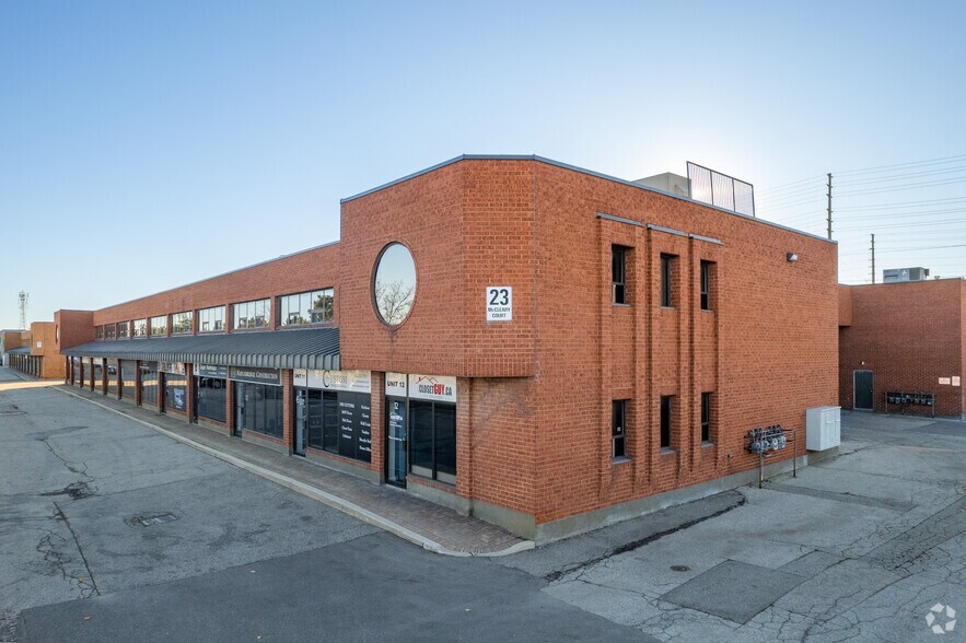23 Mccleary Ct, Vaughan, ON à vendre - Photo du bâtiment - Image 2 de 3