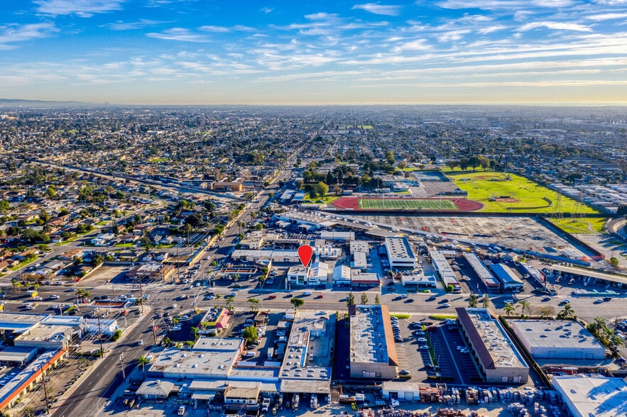 8452 Katella Ave, Stanton, CA for lease - Building Photo - Image 3 of 28