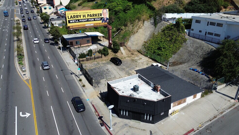 4634 W Slauson Ave, Los Angeles, CA à vendre - Photo du bâtiment - Image 1 de 50
