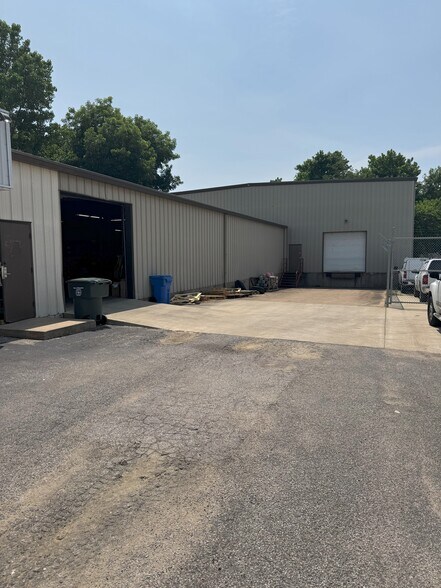 1847 Vanderhorn Dr, Memphis, TN à vendre - Photo du bâtiment - Image 3 de 4