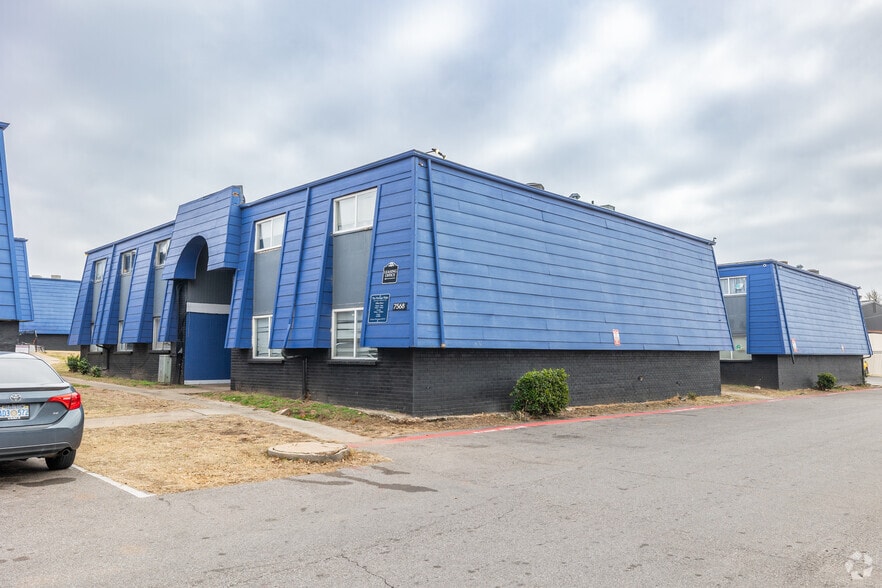 7550 NW 10th St, Oklahoma City, OK à vendre - Photo du bâtiment - Image 3 de 65