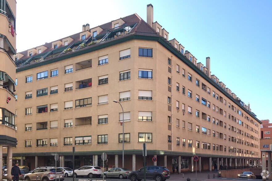 Commerce de détail dans Alcalá de Henares, Madrid à louer - Photo principale - Image 1 de 2