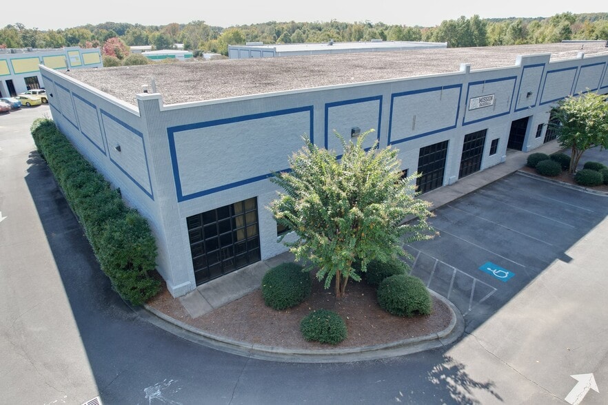 141 Cupped Oak Dr, Stallings, NC for lease - Building Photo - Image 1 of 17