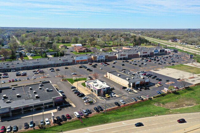 Plus de détails pour 1001-1089 W Lane Rd, Machesney Park, IL - Commerce de détail à louer
