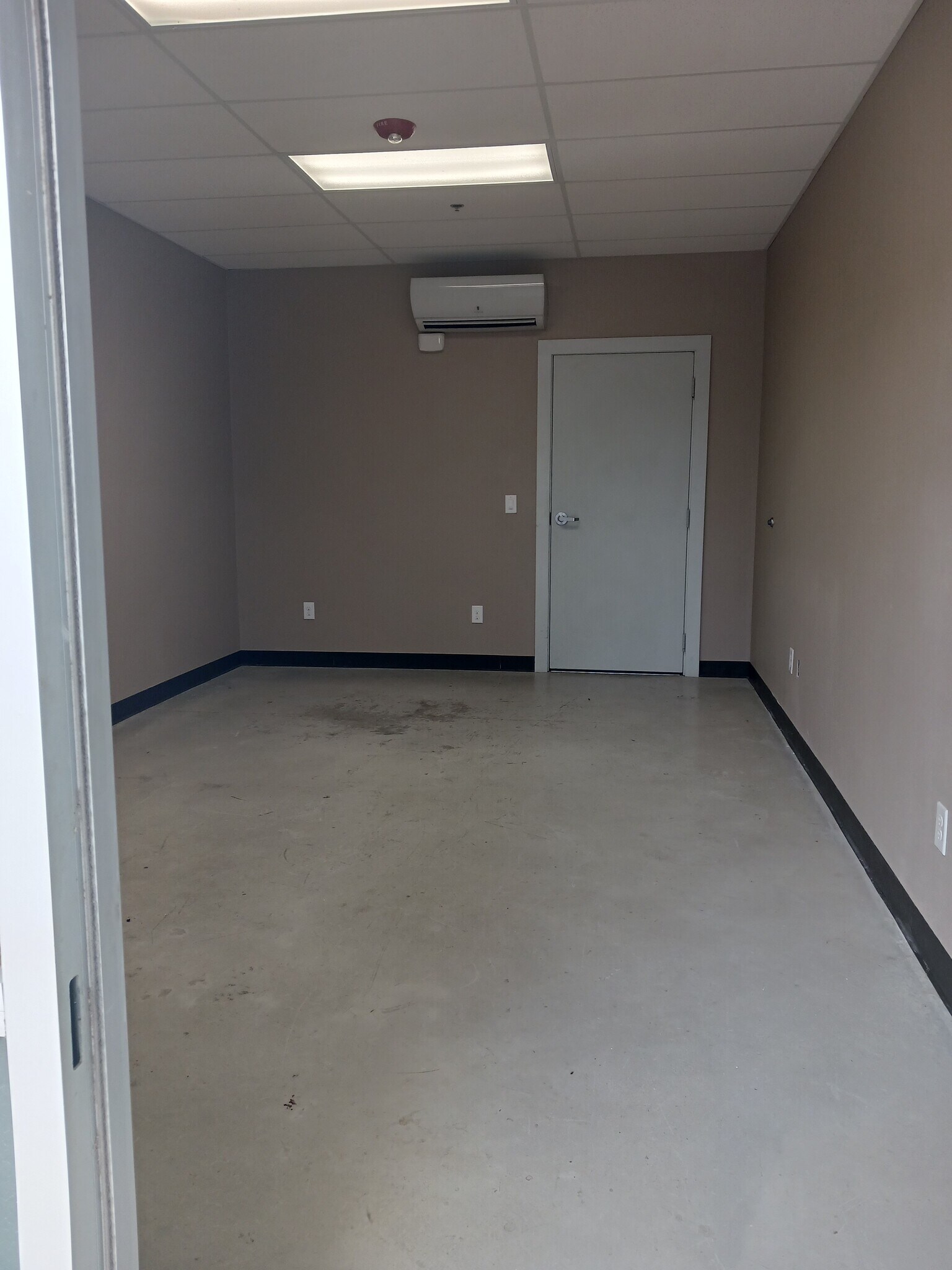 7515 Grissom Rd, San Antonio, TX for lease Interior Photo- Image 1 of 2