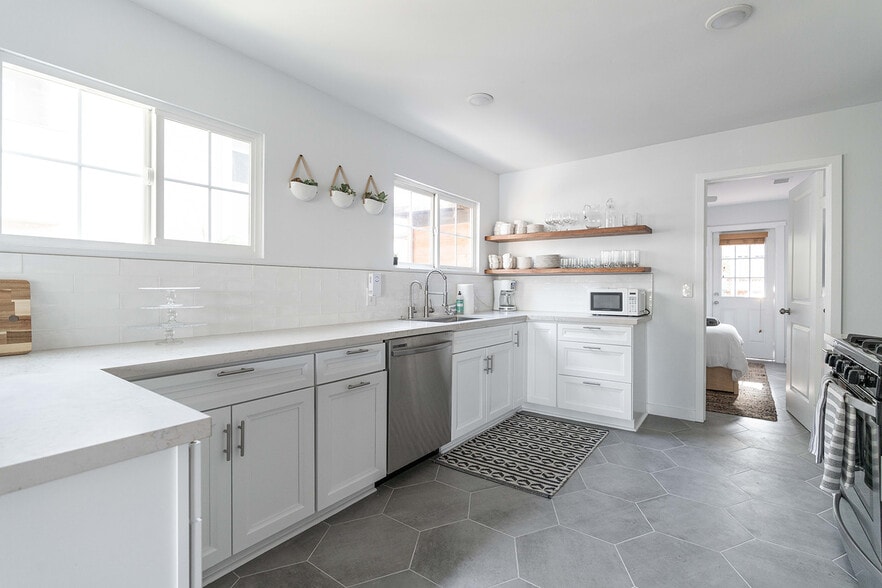 4851-4855 Narragansett Ave, San Diego, CA for sale - Interior Photo - Image 3 of 38