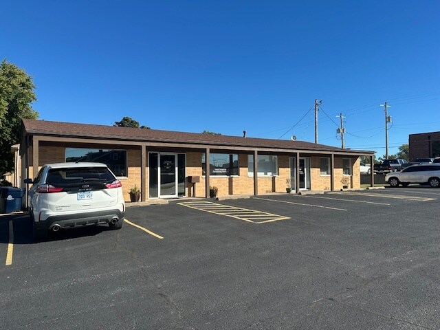 118 W Locust St, Independence, KS à vendre - Photo du bâtiment - Image 2 de 23