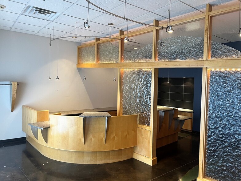 7718-7730 E 37th St, Wichita, KS for lease - Interior Photo - Image 2 of 7